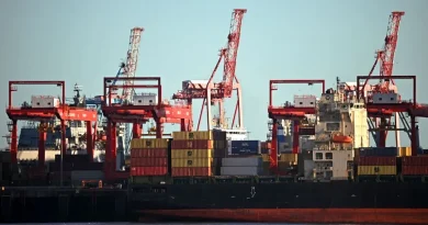 EUA suspendem bloqueio a portos do Irã, incluindo Ormuz, após assinatura de acordo EUA suspendem bloqueio a portos do Irã, incluindo Ormuz, após assinatura de acordo