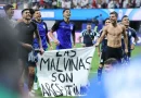 Fifa suspende Paredes e multa Argentina por racismo e menção às Malvinas
