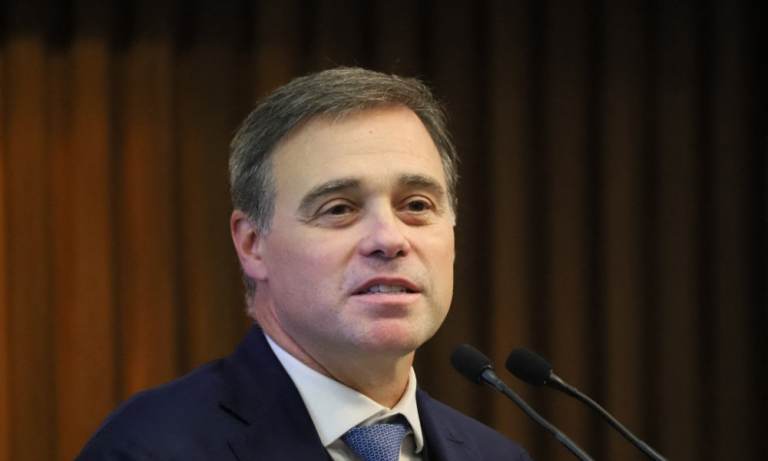Mendonça diz que foi monitorado pela inteligência da PF por mais de um mês
