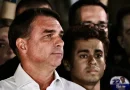 Flávio planeja asilo político nos EUA e se encontrará com Eduardo nesta quarta-feira
