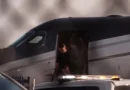 Veja momento em que Flávio Bolsonaro desembarca com a família nos EUA